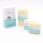 Savon à froid parfumé à l'huile essentielle de menthe poivrée, couleur blanche