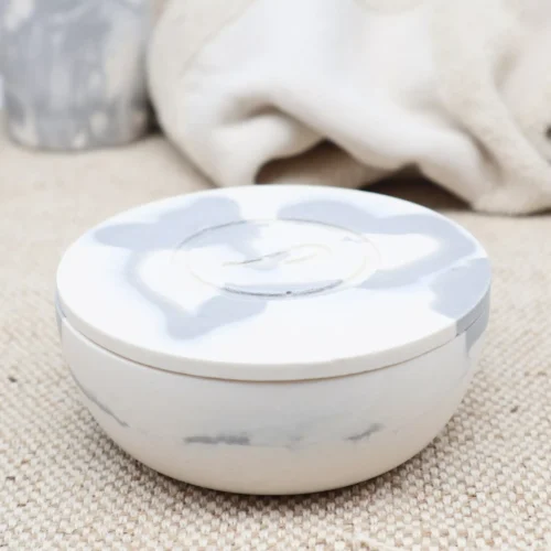 bol-de-rasage-petit-marbré-gris-clair bol de rasage en jesmonite marbré blanc et gris clair