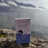 savon savaé devant le Lac d'Annecy en Haute-savoie vue des jardins de l'Impérial Palace