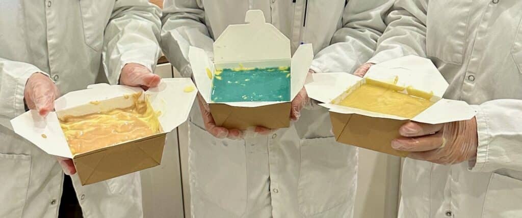 Trois savons près à être emmener après l'atelier savonnerie chez Savaé en Haute-Savoie